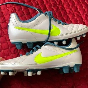 Juniors soccer cleats